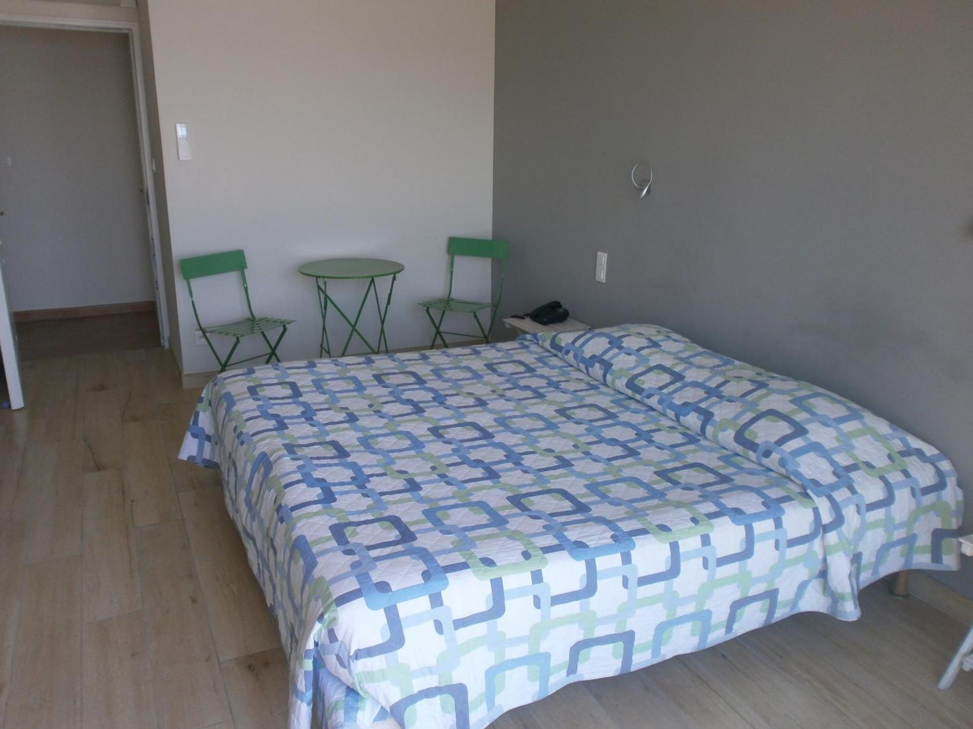 Hotel Au Tapis De Sable 2*
